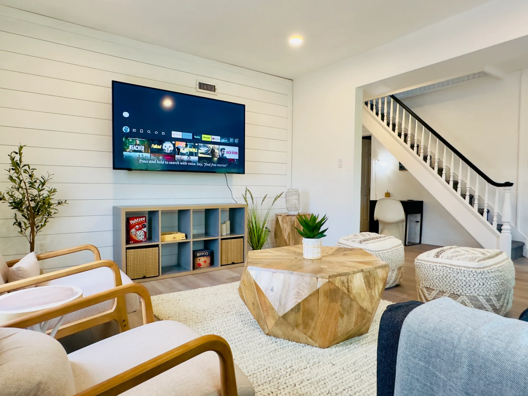Cape Belvedere living room, a walkable alternative to Sun Outdoors Cape May camping stays